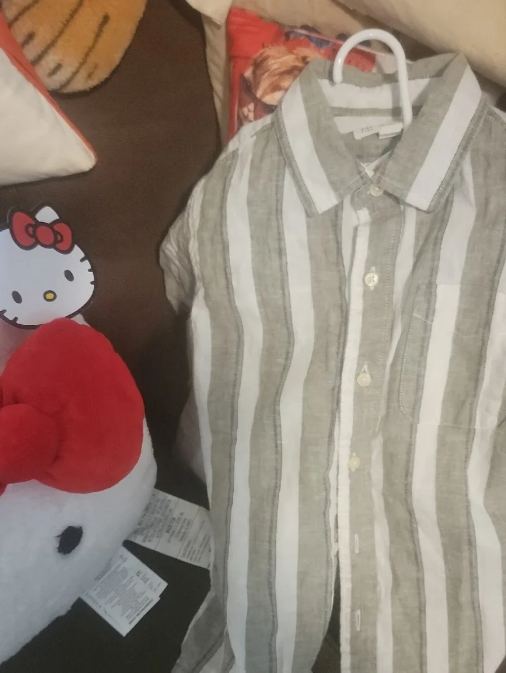 GAP Boys Size 6 Short-Sleeve Button-Up Shirt in White and Olive Stripe